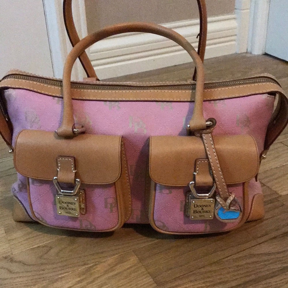 Beautiful handbag excellent shape hardly ever cared